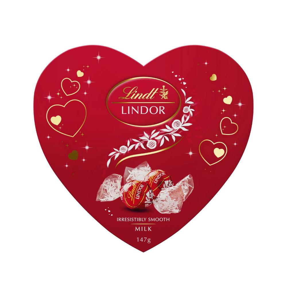 Lindt Lindor Milk Chocolate Heart Box | 147g